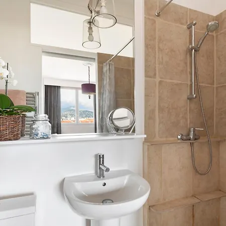 Unique Sea View Apartment, Center, 100m2