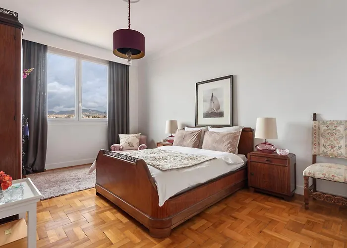 Apartmán Unique Sea View Apartment, Center, 100m2