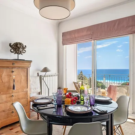 Unique Sea View Apartment, Center, 100m2 דירה